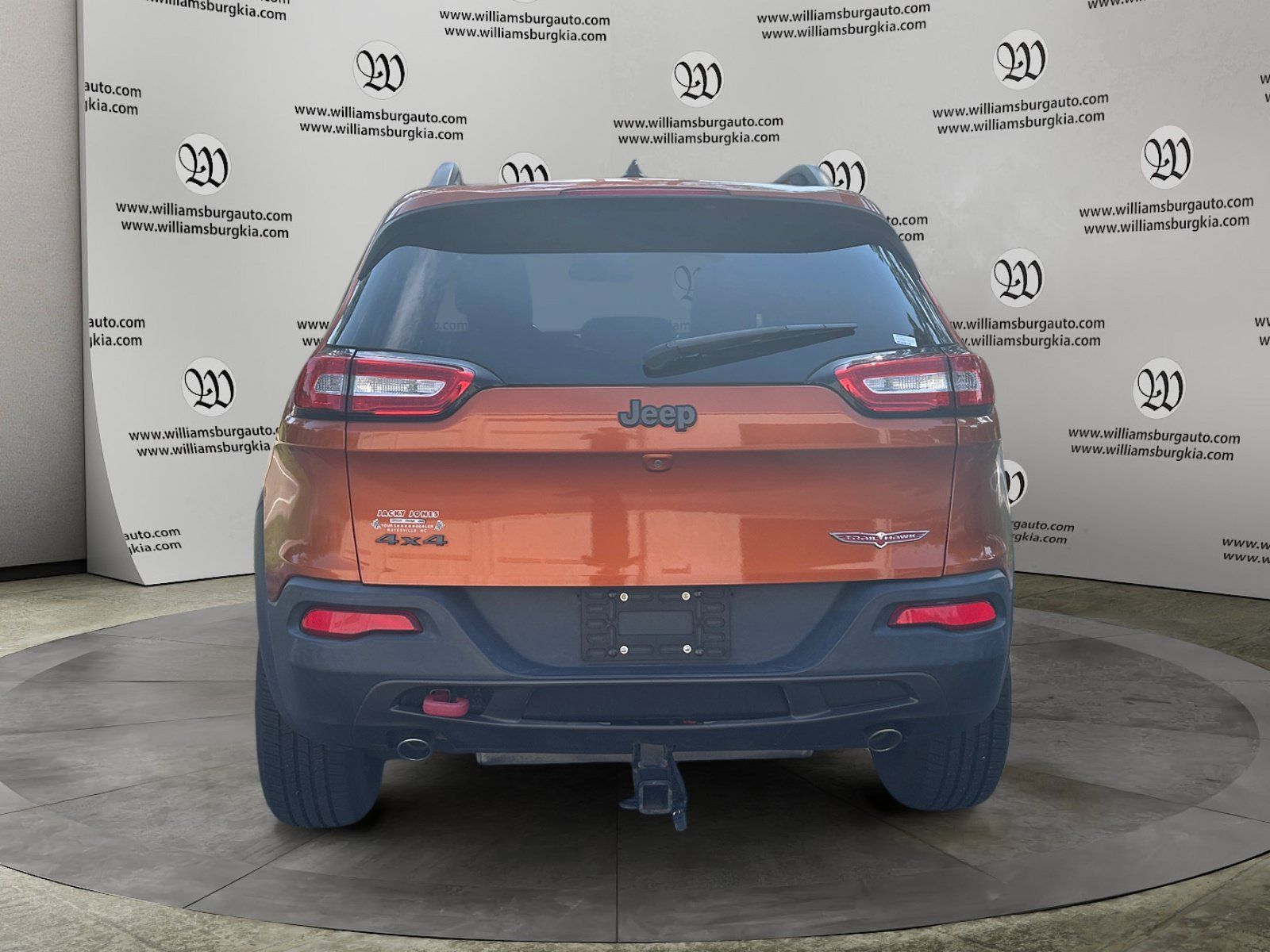Used 2015 Jeep Cherokee Trailhawk w/ Leather Interior Group AWD/4WD image 4