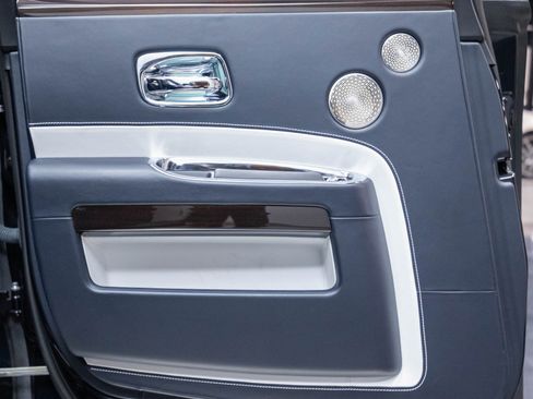 Used 2018 Rolls-Royce Ghost RWD image 23