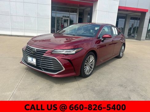 Used 2022 Toyota Avalon Limited w/ Advanced Safety Package FWD image 2