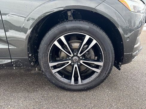Used 2018 Volvo XC60 T5 Momentum w/ Vision Package image 30