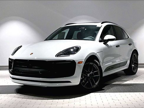 New 2026 Porsche Macan Turbo image 1