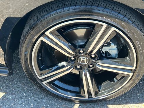 Used 2024 Honda Accord Sport image 11