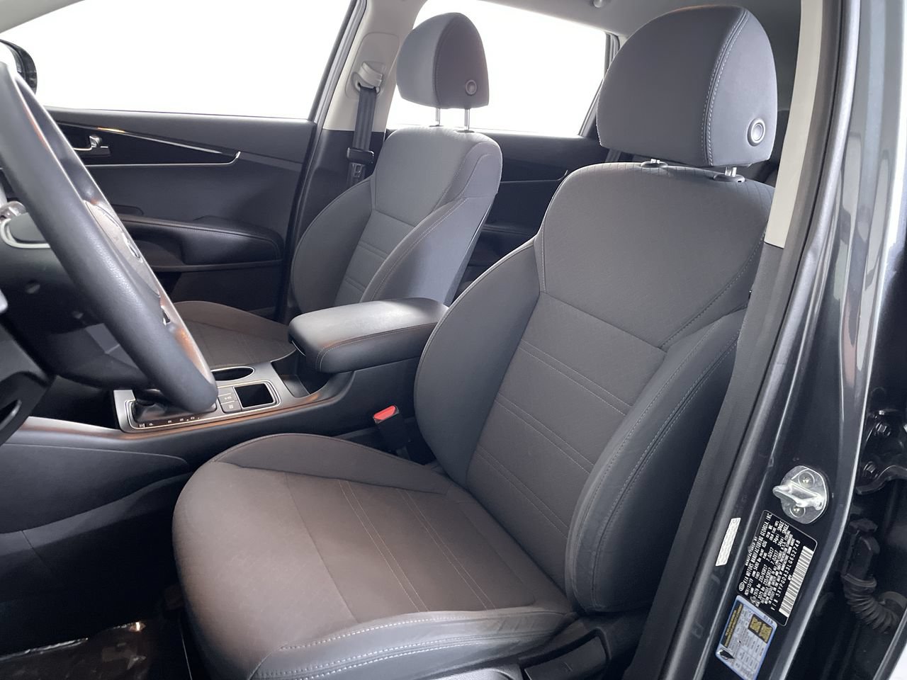 Used 2020 Kia Sorento LX AWD/4WD image 13