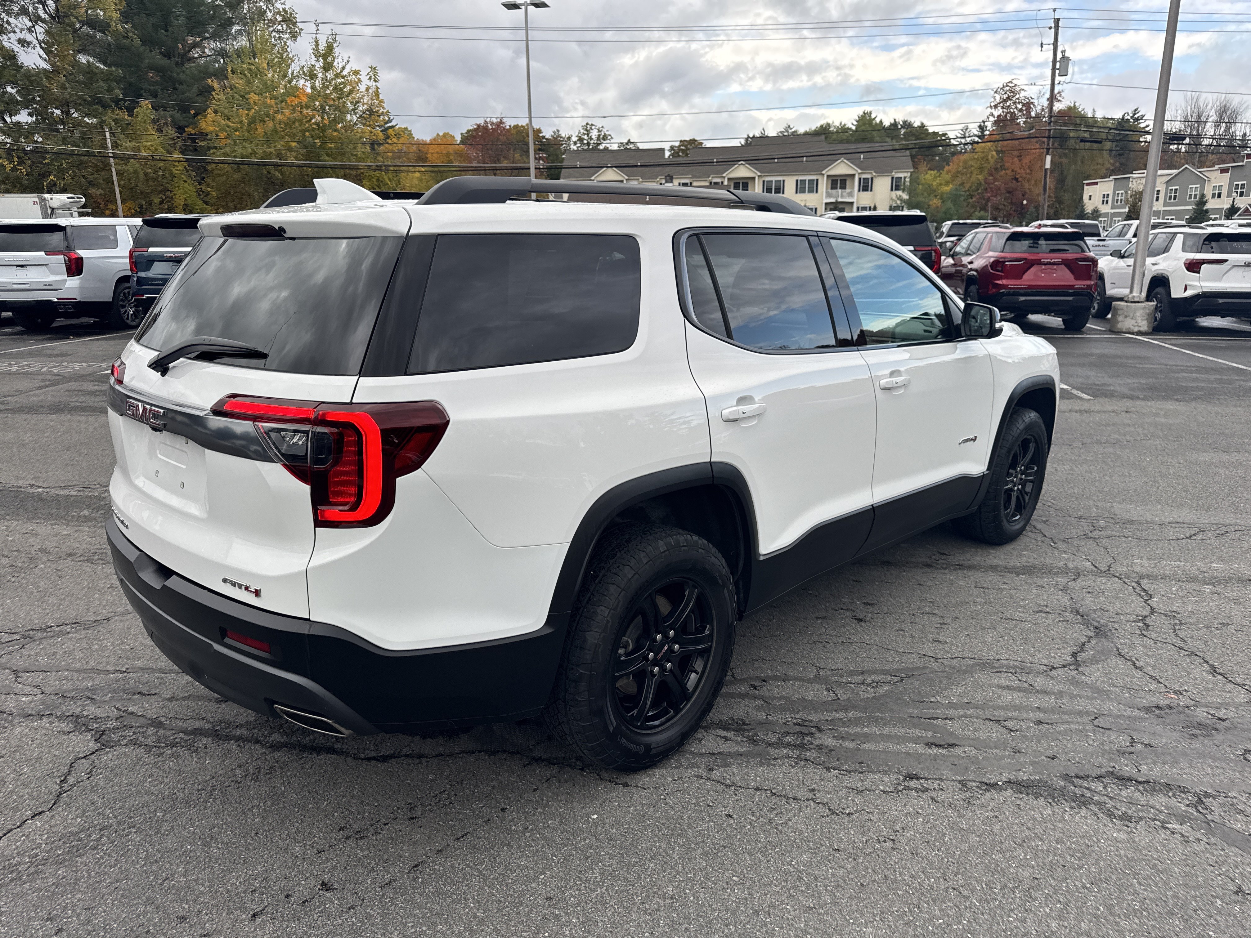 Used 2023 GMC Acadia AT4 AWD/4WD image 9