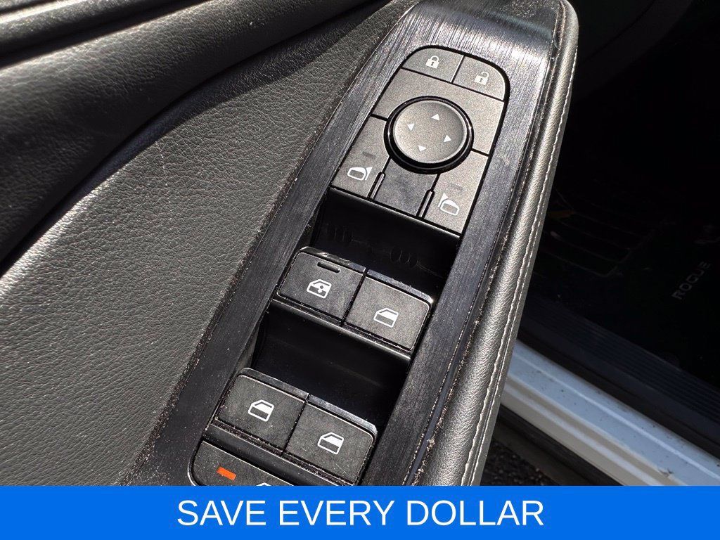 Used 2023 Nissan Rogue SV w/ SV Premium Package FWD image 8