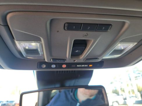 Used 2022 GMC Sierra 1500 SLT w/ SLT Convenience Package image 19