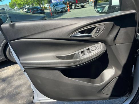 Used 2025 Buick Encore GX Preferred FWD image 18
