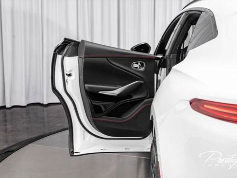Used 2021 Aston Martin DBX AWD/4WD image 47