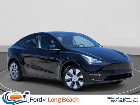 Used 2023 Tesla Model Y AWD image 1