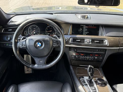 Used 2014 BMW 750Li image 26