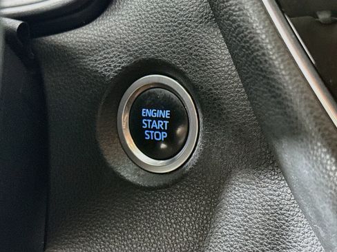 Used 2021 Toyota Corolla LE w/ LE Convenience Package FWD image 19