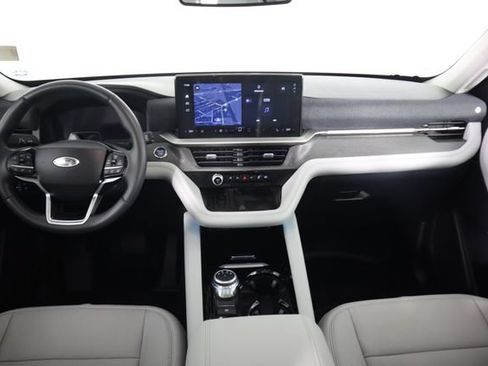 Used 2025 Ford Explorer Platinum w/ Ultimate Package AWD/4WD image 27