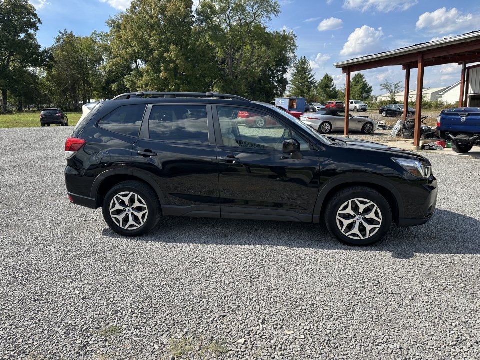 Used 2019 Subaru Forester Premium AWD/4WD image 4