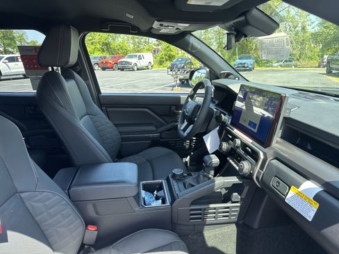 New 2025 Toyota 4Runner 4WD image 31