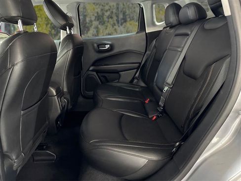 Used 2019 Jeep Compass Latitude w/ Cold Weather Group image 10