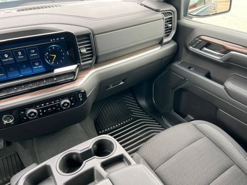 Certified 2024 Chevrolet Silverado 1500 LT AWD/4WD image 35