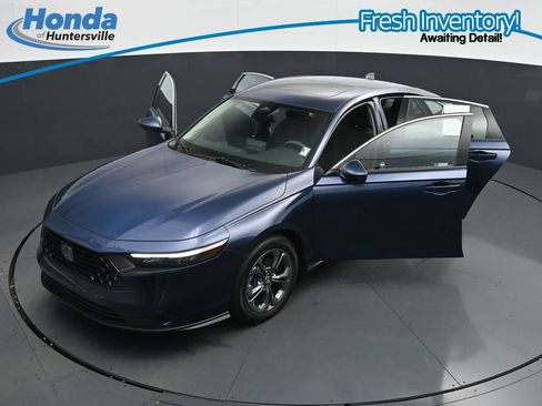 Used 2023 Honda Accord EX image 39