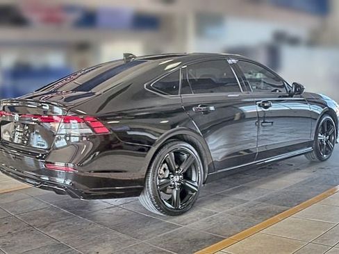 Used 2025 Honda Accord Sport image 4