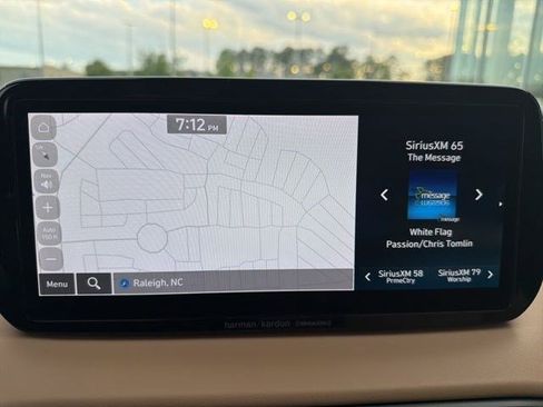 Used 2023 Hyundai Santa Fe Calligraphy AWD/4WD image 17