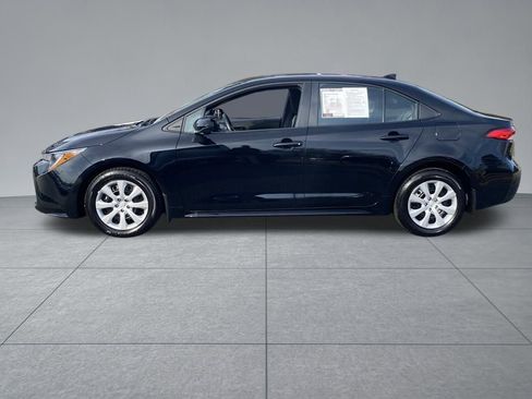 Used 2025 Toyota Corolla LE image 4