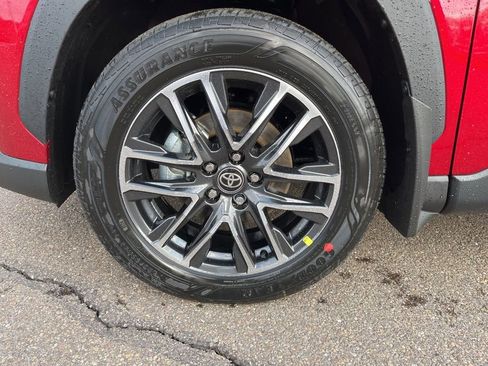 Used 2026 Toyota Corolla Cross XLE w/ Convenience Package image 8