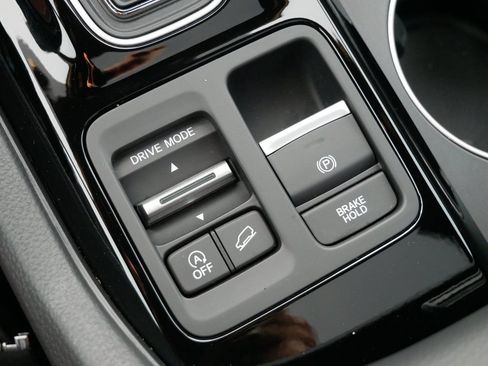 Used 2025 Honda Pilot Black Edition image 25