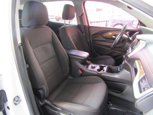 Used 2020 GMC Terrain SLE FWD image 11