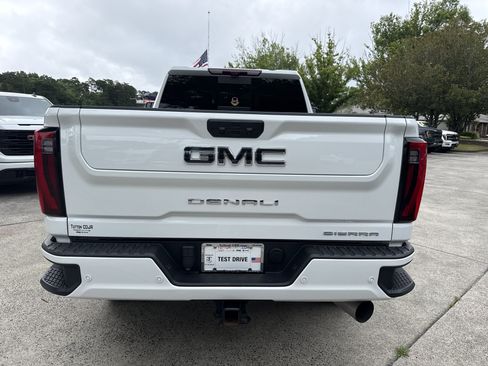 Used 2024 GMC Sierra 2500 Denali Ultimate AWD/4WD image 6