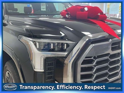 Used 2025 Toyota Tundra Platinum w/ TRD Off-Road Package image 5