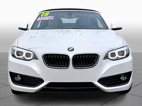 Used 2018 BMW 230i Convertible image 3