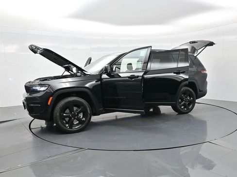 New 2025 Jeep Grand Cherokee L Limited w/ Black Appearance Package image 30