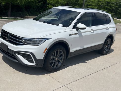 Used 2024 Volkswagen Tiguan SE image 5