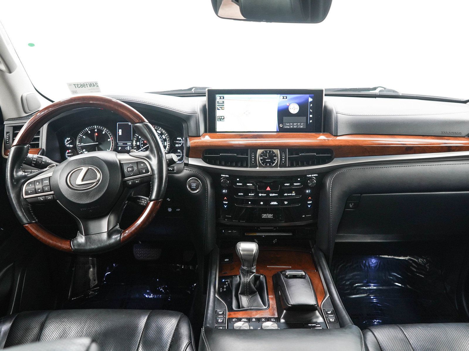 Used 2018 Lexus LX 570 4WD w/ Luxury Package image 19
