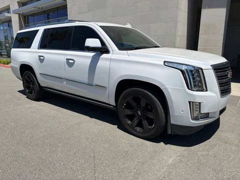 Used 2020 Cadillac Escalade ESV Platinum AWD/4WD image 8