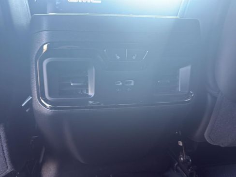 Used 2024 GMC Sierra 2500 AT4X image 17