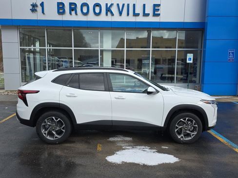 New 2025 Chevrolet Trax LT w/ Driver Confidence Package image 1