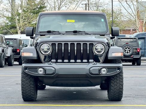 Used 2022 Jeep Wrangler Unlimited Sport AWD/4WD image 2