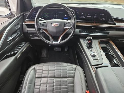 Used 2023 Cadillac Escalade ESV Sport Platinum w/ LPO, ONYX Package AWD/4WD image 12