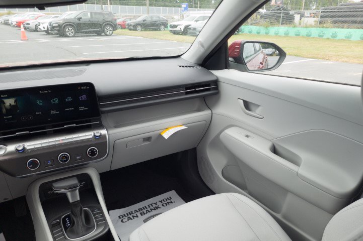 New 2027 Hyundai Kona SE FWD image 16