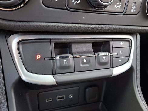 Certified 2024 GMC Terrain SLE w/ Driver Convenience Package image 15