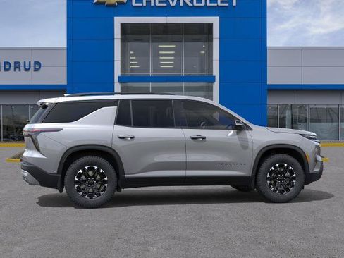 New 2027 Chevrolet Traverse Z71 w/ Driver Confidence Package AWD/4WD image 29