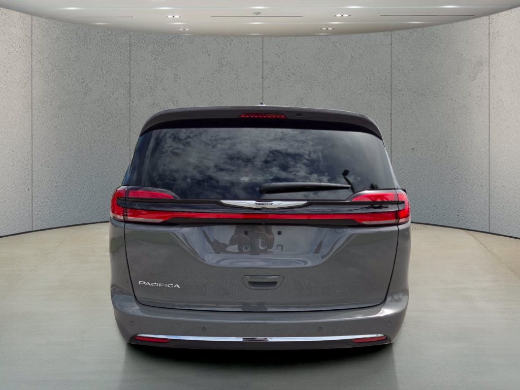 Used 2025 Chrysler Pacifica Select FWD image 7