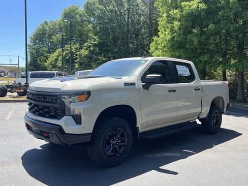 New 2026 Chevrolet Silverado 1500 Custom Trail Boss w/ LPO, Dark Essentials Package AWD/4WD image 5