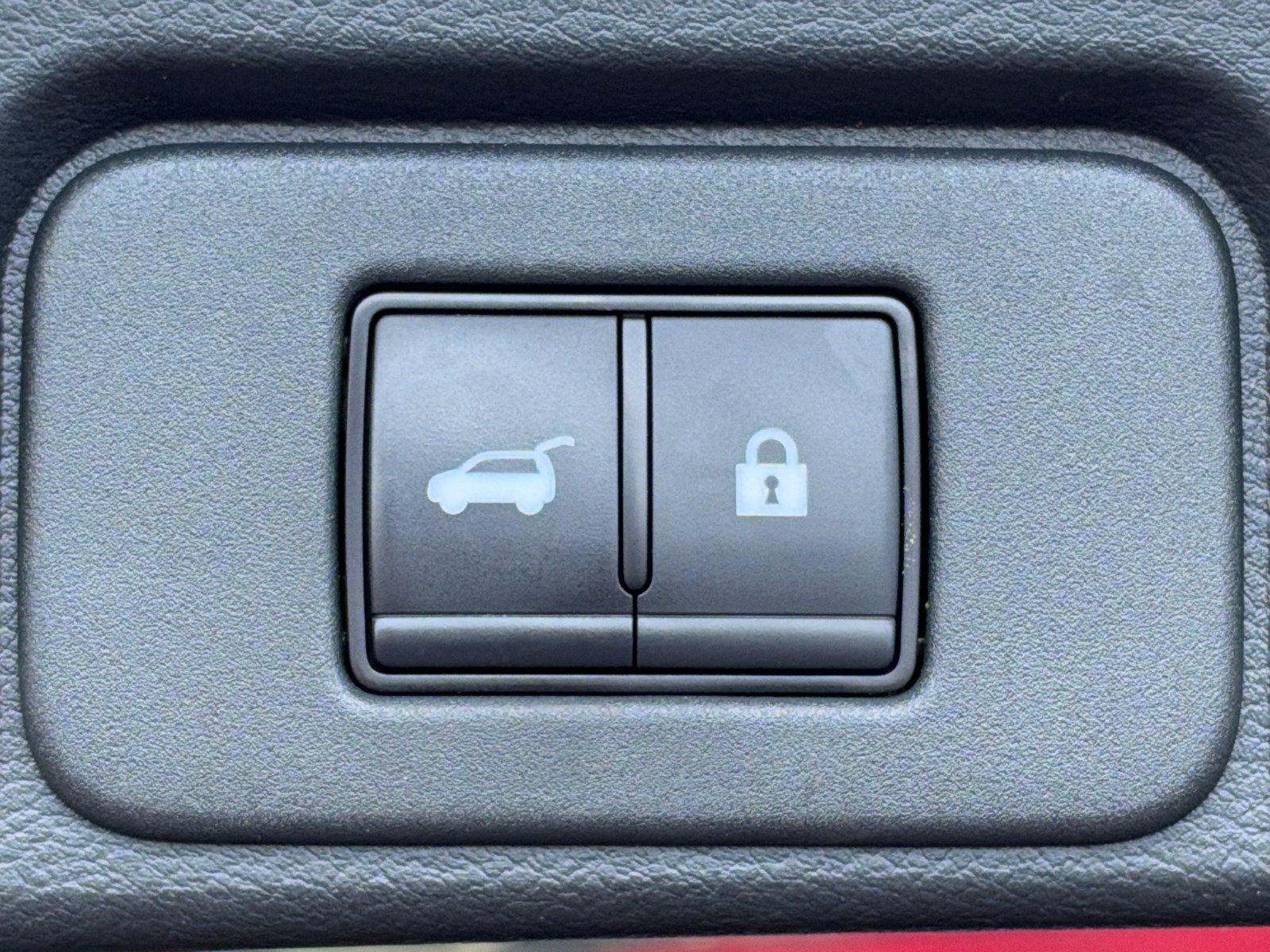 Used 2024 Nissan Rogue SV AWD/4WD image 18