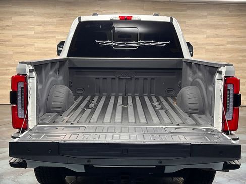 Used 2024 Ford F250 Platinum AWD/4WD image 10