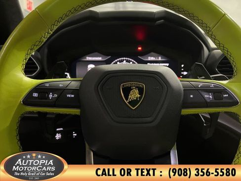 Used 2022 Lamborghini Urus AWD/4WD image 32