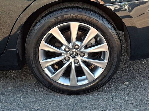 Used 2016 Toyota Camry XLE w/ Moonroof Package FWD image 31