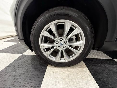 Used 2023 Ford Explorer Limited image 10