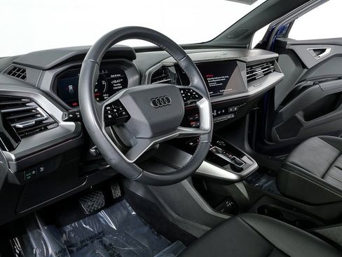 Used 2023 Audi Q4 e-tron Prestige image 4