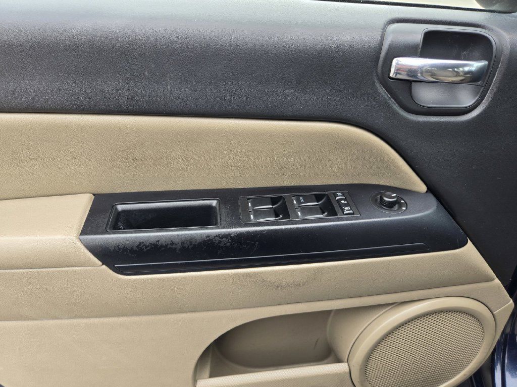 Used 2016 Jeep Compass Sport w/ Power Value Group FWD image 17